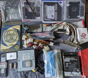 Bundle Vintage/Obsolete PC hardware:RAM,flashcard reader,PCI ext,hdd caddy... - Photo 1/24