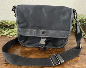 Lululemon Messenger Crossbody Bag Black - Picture 1 of 9