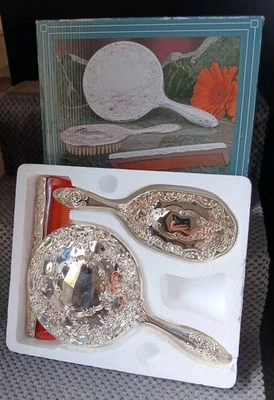 Juego de tocador plateado de 3 piezas Wm A Rogers de colección con caja, cepillo, espejo, peine Foto 1 de 4