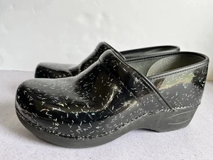 Dansko XP 2.0 Women's Clogs Slip-On Shoes Patent Leather 10 Black Confetti Print - Picture 1 of 8