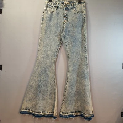 Pantalones de mezclilla para mujer Altar'd State con botones lavado ácido campana, talla M Foto 1 de 4