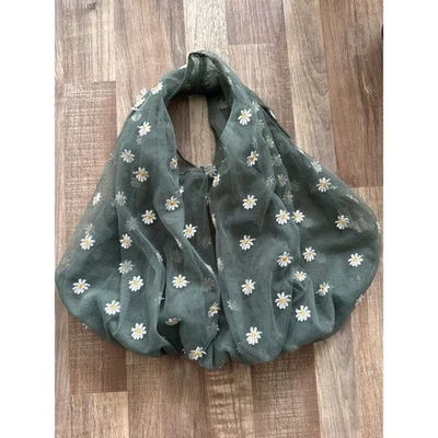 Mini bolso cubo de malla margarita de tul bordado en verde salvia Foto 1 de 4