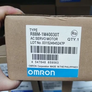 Neu im Karton R88M1M40030TS2 Neu im Karton Omron Servomotor R88M-1M40030T-S2 - Bild 1 von 1
