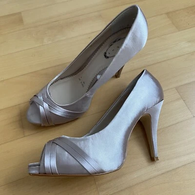 Rosé Satin Schuhe Damen Hochzeit Gast Taufe Party Abiball Konfirmation Gr. 40 - Bild 1 von 4