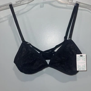 NWT Lace Bralette Black Floral Lace Lightly Lined Criss Cross Front Size Small - Picture 1 of 8