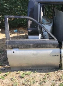 MITSUBISHI L200 DOKA BEIFAHRERTÜR TÜR SILBER SCHWARZ - Bild 1 von 2