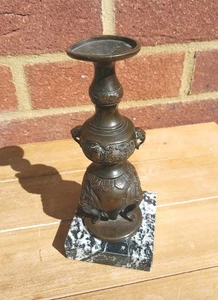 Antiguo candelabro japonés de bronce pequeño soporte de incienso base de mármol - Imagen 1 de 24