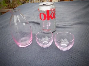 Atemberaubender rosa Sugahara Sake(?) Kanne & zwei Gläser - Bastelglas aus Japan - Bild 1 von 22