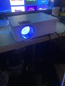 qkk mini projector For Parts - Picture 1 of 7