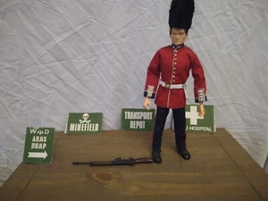 Vintage Zodiac Tommy Gunn Grenadier Guard Figure & Accessories 1970s - Picture 1 of 13