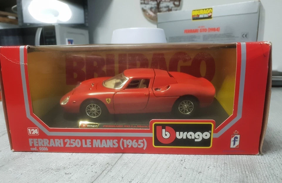 FERRARI 250 LE MANS 1965 COD.0506 BURAGO SCALA 1 24