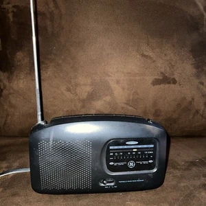 Vintage GE General Electric Portable Radio  7-2664B AM/FM Tested Works - Picture 1 of 5