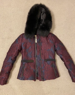 Auténtica chaqueta acolchada de piel con cinturón púrpura talla 2 de Burberry London para mujer Foto 1 de 4