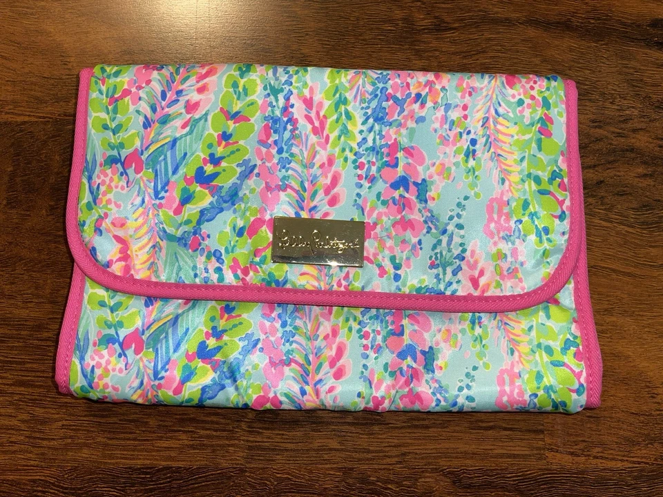 Lilly Pulitzer CATCH THE WAVE ORGANIZADOR COLGANTE COSMÉTICO DE VIAJE Estuche Plegable GWP Foto 1 de 4