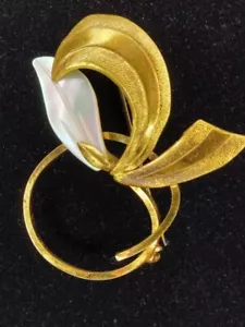 Signed West German Gold Tone leaf Brooch c. 1940 - Picture 1 of 2