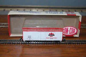 Con-Cor N Scale 40' Steel Reefer Dubuque Packing Company Refrigerator Car - Picture 1 of 5