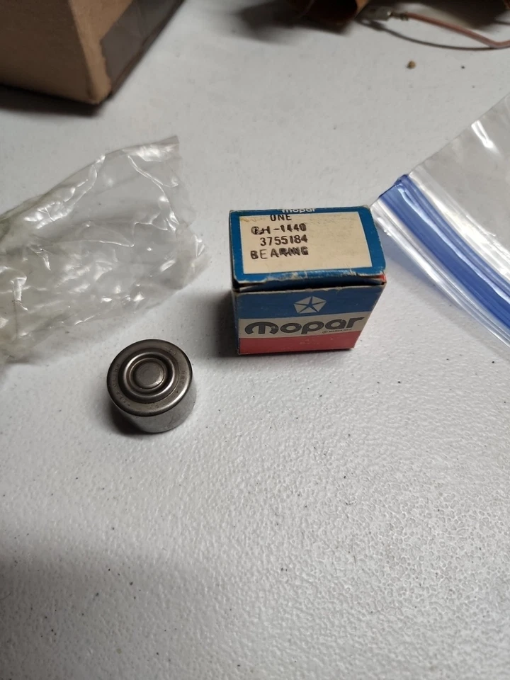 Cojinete alternador trasero Dodge Chrysler Plymouth 1961-1974 nuevo en stock Mopar 3755184 OEM Foto 1 de 4