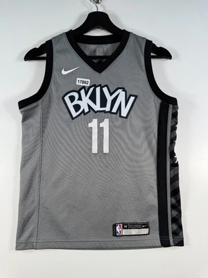 Camiseta Nike Niños Kyrie Irving #11 Brooklyn Nets Swingman NBA Gris Talla M 10-12 Foto 1 de 4