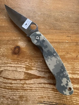 Spyderco Military CPM-S30V Hoja Satinada Camuflada G10 C36GPCMO Segunda de Fábrica - A Foto 1 de 4