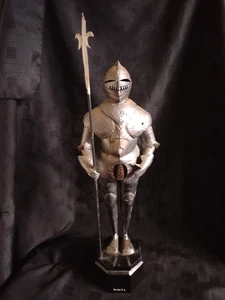 Vintage Medieval Knight in Armour Tin Plate Maltese Teutonic Ornament 50cm - Picture 1 of 9