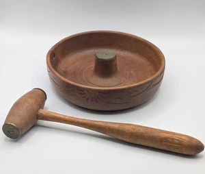 Vintage Nussknacker Schüssel aus Holz mit Holzhammer - Made in Japan - Bild 1 von 10