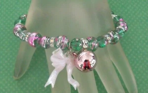 New Light Green Pink Silver Holiday Christmas Charm Stretch Bracelet 7.5-7.75" - Picture 1 of 7