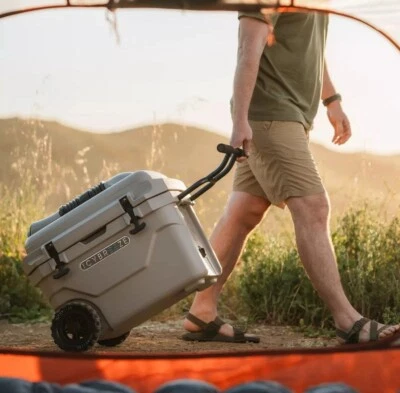 IcyBreeze Ultimate Portable Cooler Air Conditioner 2 Batteries And Extras - BLK