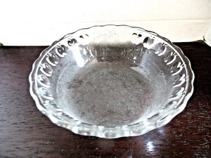 Fruit Bowl With Apples All Around & Textured Bottom 9" x 2.5" - Picture 1 of 3