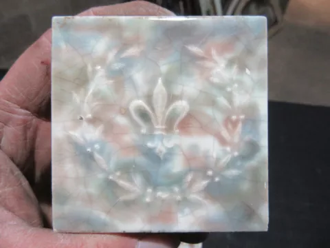 ~ 14 ANTIQUE MOTTLED TRENT TILES WITH FLEUR DE LIS ~ 3 X 3 ~ SALVAGE Cover