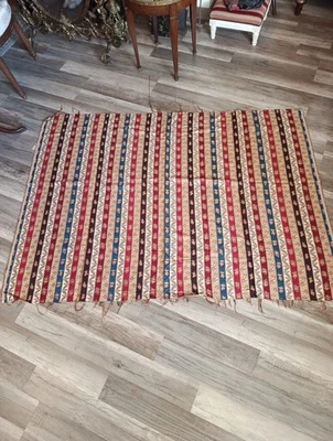 Grand Coupon Tissu D'éditeur Soie Style Kilim XVIIIe 100 x 142 cm  - Photo 1/4
