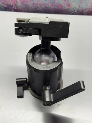 Manfrotto 268 High Capacity Tripod Ball Head with Hex Plate - Great Condition! - Image 1 of 3
