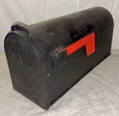 SOUTHERN GEMINI PLASTIC RURAL STANDARD SIZE MAILBOX - Image 1 of 4