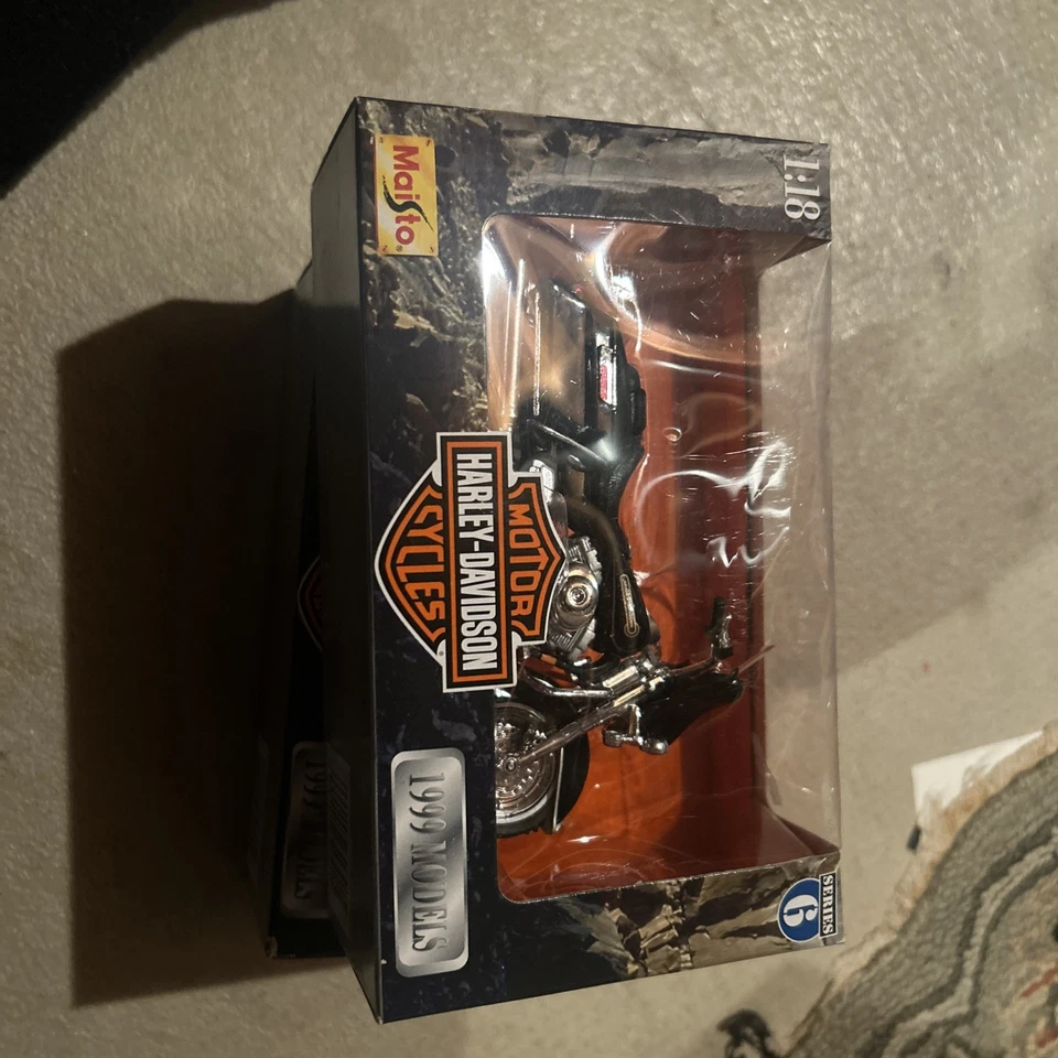 Harley Davidson Springer Softail serie 6 Maisto 1999 1:18 FXSTS Foto 1 de 1