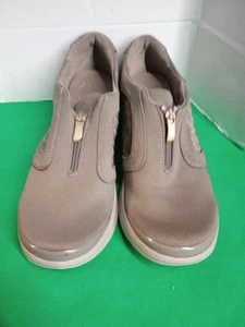 Bzees Florence Women's Sz 9M Twill Slip-On Washable Sneaker Shoes Taupe - Picture 1 of 8