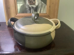 Morrisette Pottery, Green And Tan Round Baking Dish With Lid, Dated 2003 - Picture 1 of 10