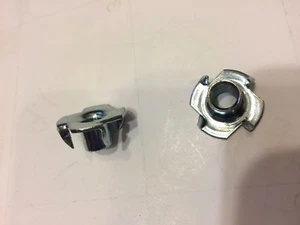 Menge 50 Stck. 4 Zinken verzinkt T-Stück T-Mutter (5/16"-18 x 3/8") Großpackung - Bild 1 von 2