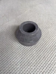 Mercedes-Benz A4603170612 64 G500 Lower Left  Right Body Rubber Mount OEM  - Picture 1 of 5