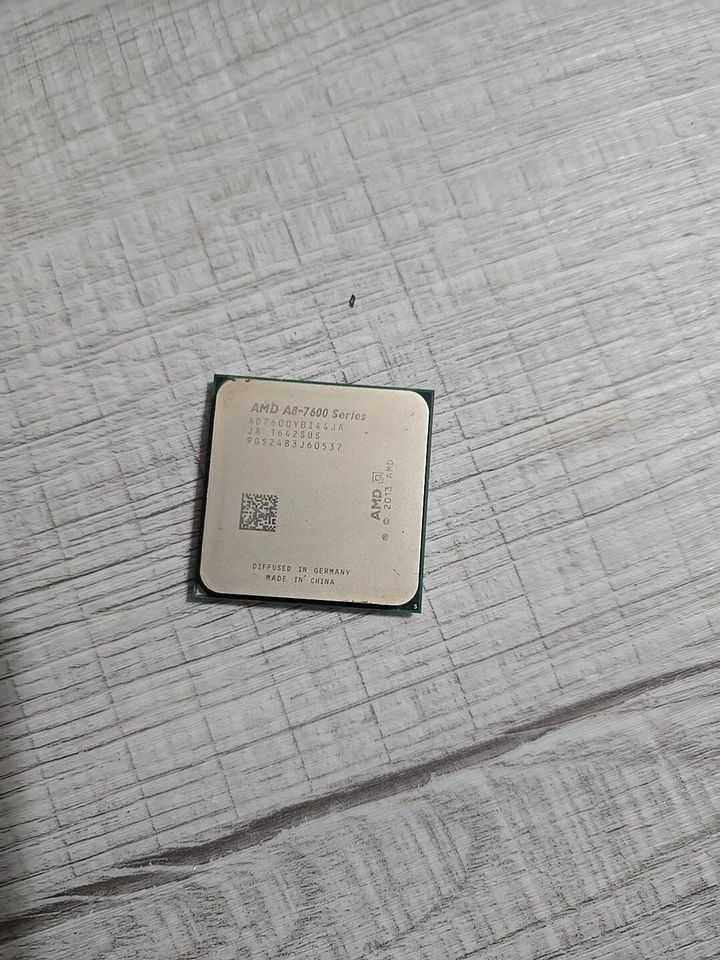 AMD A8-7600 AD7600YBI44JA  3.1GHz AMD  Quad Core Socket FM2+ CPU - Image 1 of 1