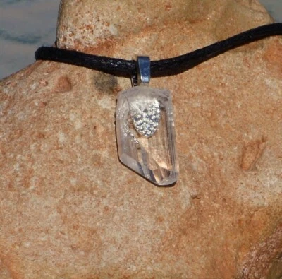 Collar Colgante Pequeño Cristal Piedra Forma Libre Danburita Transparente Alto Grado Foto 1 de 4
