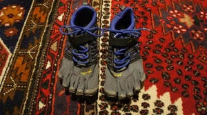 Vibram Five Fingers V-Train Damenschuh Größe 8,5-9 Barfuß minimalistisch Golds Fitnessstudio - Bild 1 von 8