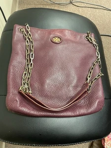 Borsa a tracolla Tory Burch pelle marrone dettaglio catena scomparto interno quadrato - Foto 1 di 12