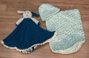 Baby Neugeborene Handarbeit gehäkelt Sicherheitsdecke Lovey Wimpelkette & Mütze Set Unisex - Bild 1 von 10