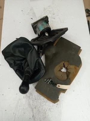 2005 -2007 Jeep Liberty Transmission gear Shifter selector KJ 6 speed 52128821AG - Image 1 of 4