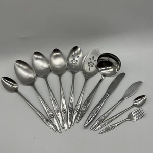 Set da portata 11 pezzi Oneidacraft LASTING ROSE e altro Deluxe inox - Oneida - Foto 1 di 14