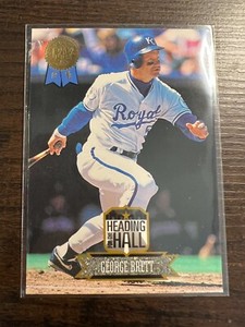 A81,517 - 1993 Leaf Heading for the Hall #7 George Brett