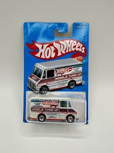 HOT WHEELS COMBAT MEDIC white Target exclusive 2016 Mobile Tune Up Truck HW FS