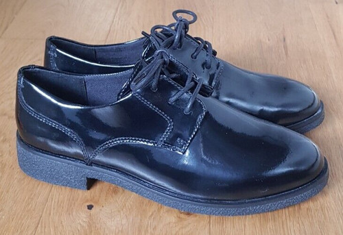 Clarks Collection Griffin Lane Piatti in pelle verniciata nera. Taglia 4 5E. NUOVO DI ZECCA!