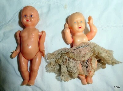 2 POUPEES  ANCIENNES MINIATURES  CHEVEUX MOULES YEUX PEINTS - Photo 1/3