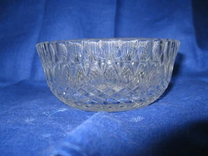 VINTAGE GLASS DIAMOND POINT SALAD BOWL SERVING 4.5"DIA SUNBURST SAWTOOTH EDGE EC - Picture 1 of 5