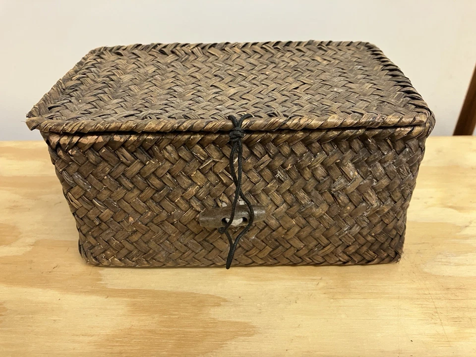 Vintage Brown Seagrass Wicker Woven 7” Storage Basket With hinged Lid & toggle - Image 1 of 4